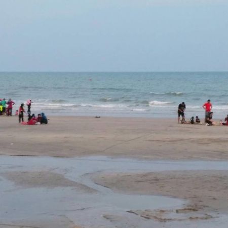 Damai Homestay Pantai Pelindung Kuantan Kültér fotó