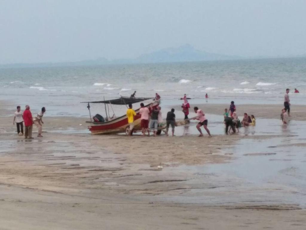 Damai Homestay Pantai Pelindung Kuantan Kültér fotó